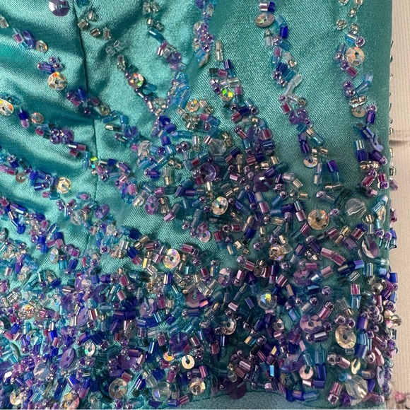 Alyce designs dress gown fairy beaded embroidered ruffle frills mermaid 🧜‍♀️ - Picture 4 of 16